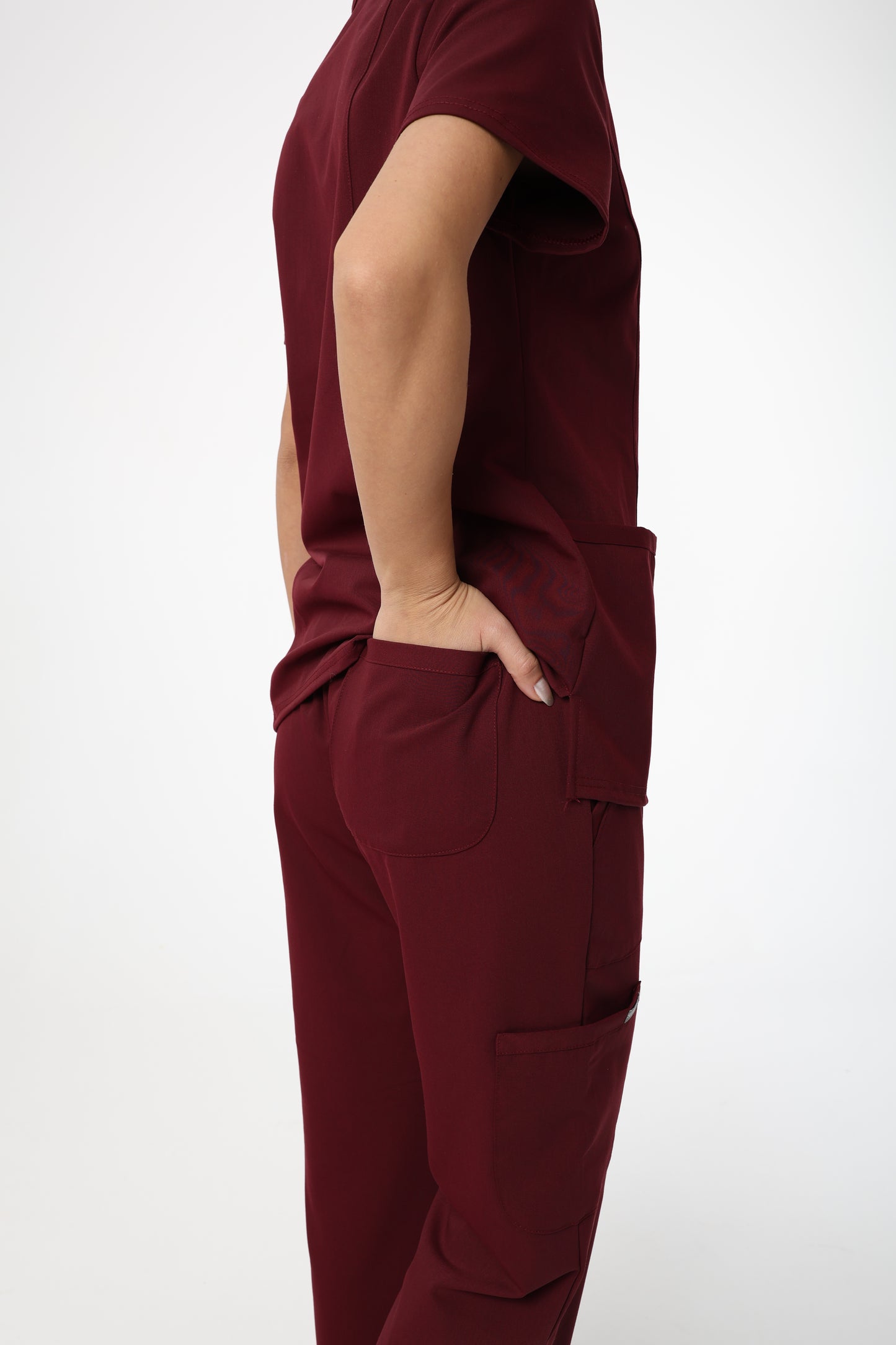 Silvatica Marfa® Kadın Medikal Pantolon – Burgundy Petite & Regular | Premium Scrubs Alt