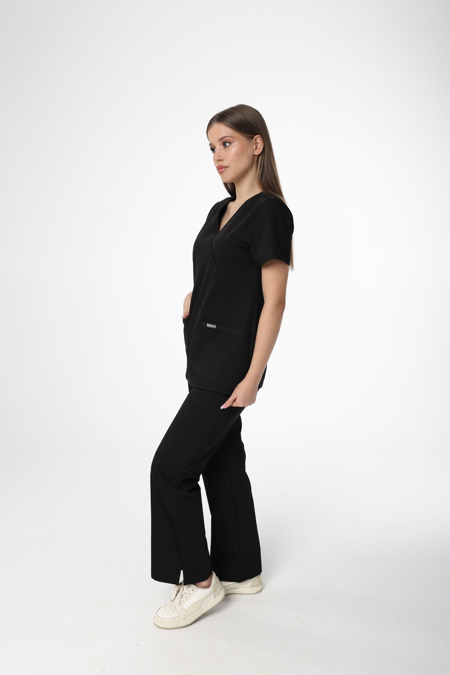 Silvatica Marfa® Kadın V Yaka Üst – Black | Premium