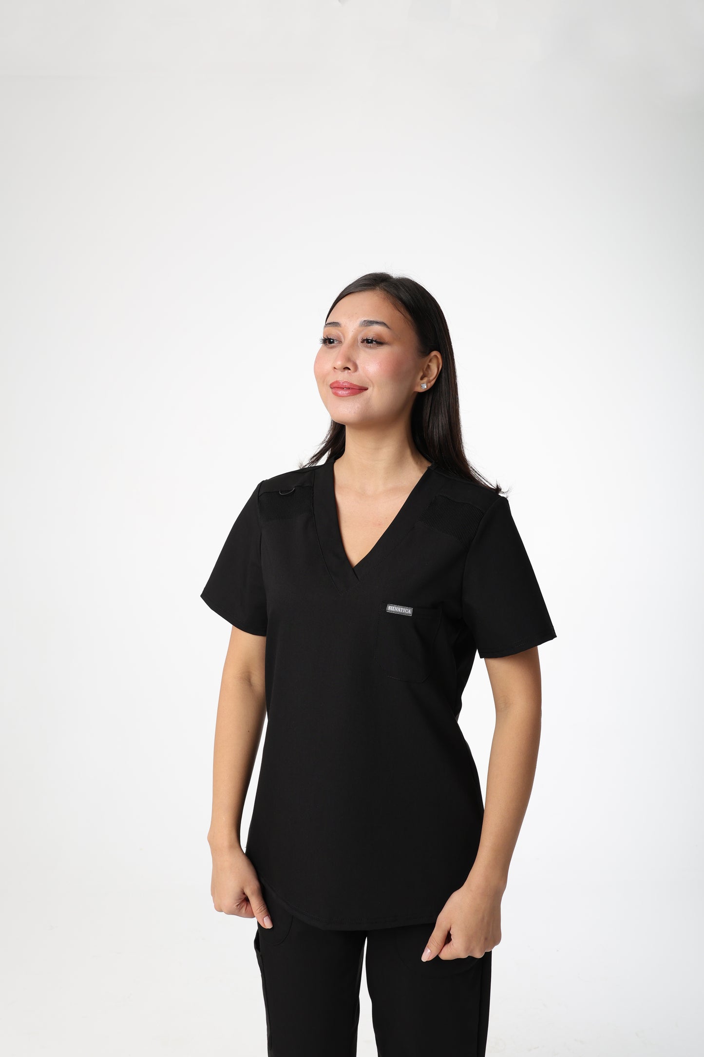 Silvatica Luna® Kadın V Yaka Scrub Üst – Black | Premium Tailored Fit